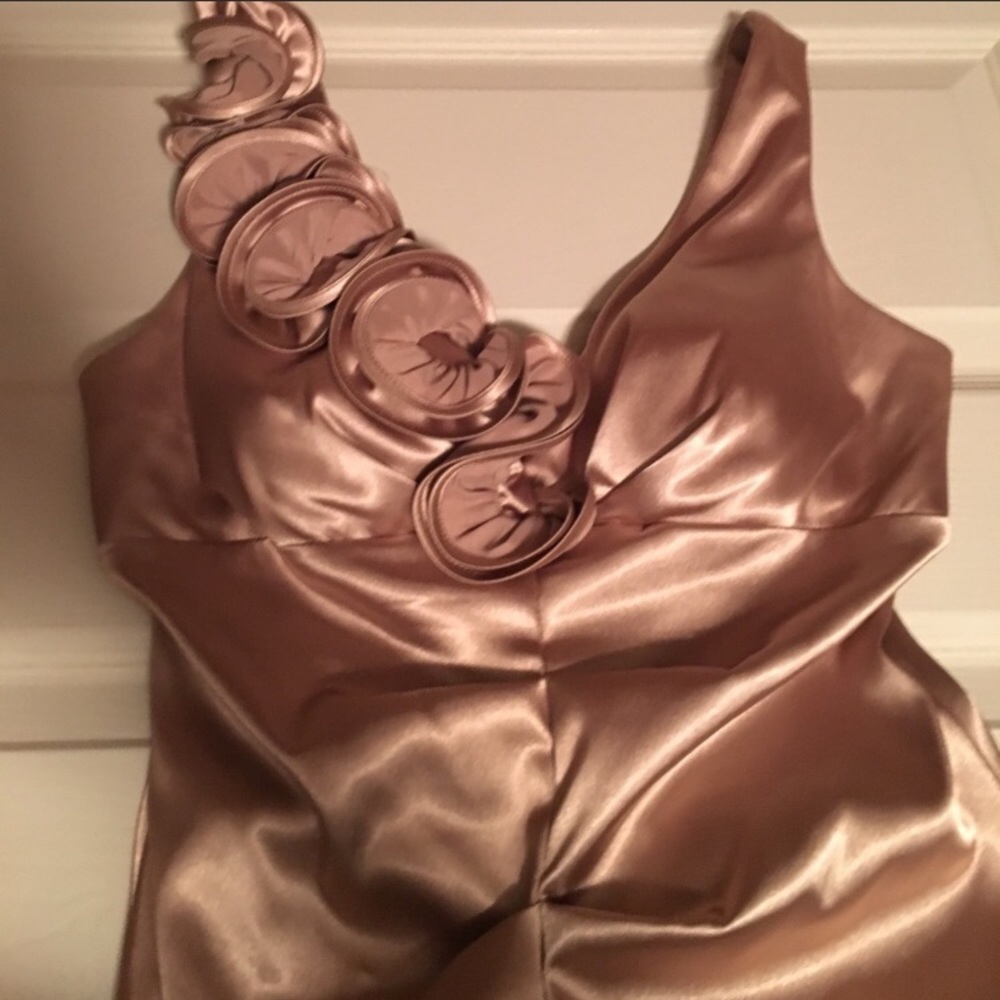 Xscape Gold Dress 💛💛